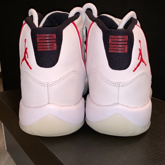 Jordan 11 - Picture 3 of 5